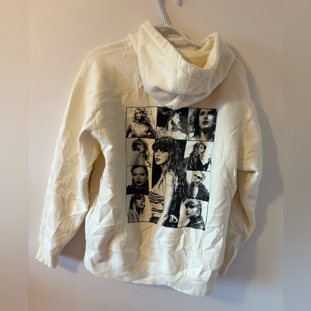 Taylor Swift Eras Tour Hoodie Medium ** FLAW
